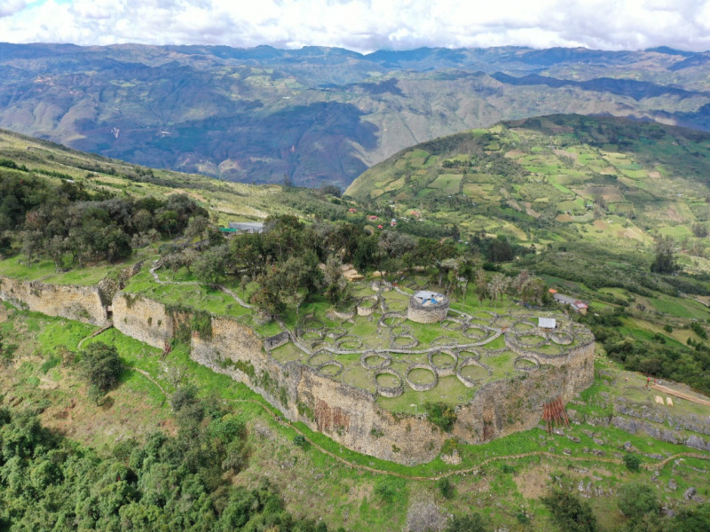 Manto negro cubre zona afectada de Kuélap.