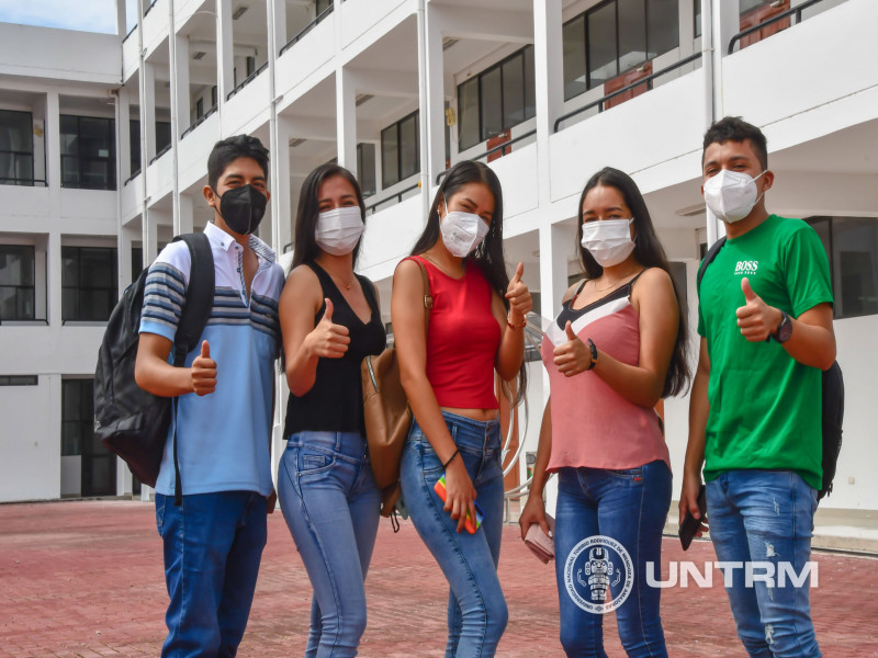 Gobierno dispone el retorno obligatorio a clases presenciales en universidades públicas y privadas.