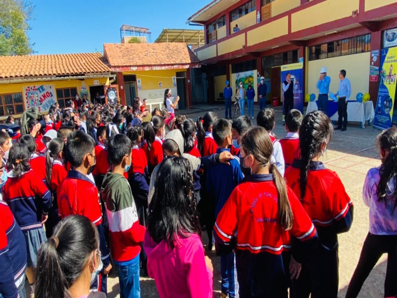 Electro Oriente entregó óptimas instalaciones eléctricas a colegio de Chachapoyas.