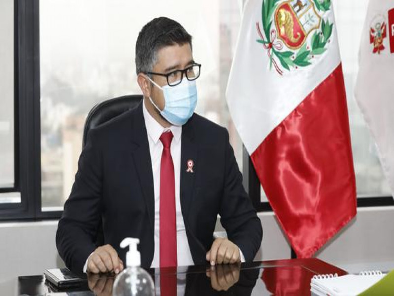 Ministro Geiner Alvarado es sindicado como cabecilla de una organización criminal