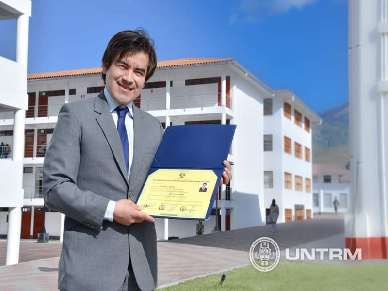 Primer egresado de Medicina Humana de la UNTRM.