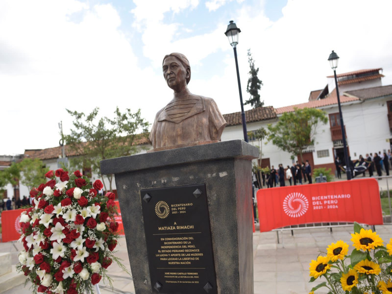 Develaron busto de Matiaza Rimachi.