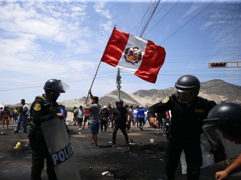 Crisis en el Perú: ¿Cuáles son los límites de los ciudadanos para manifestarse y el de las fuerzas del orden para cumplir su deber?