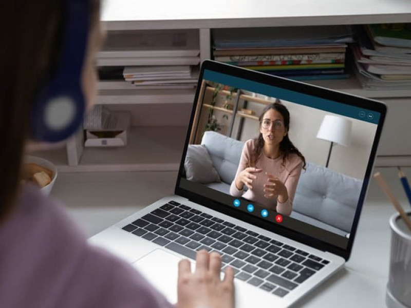Conoce los beneficios del método e-learning en universidades de prestigio del país.