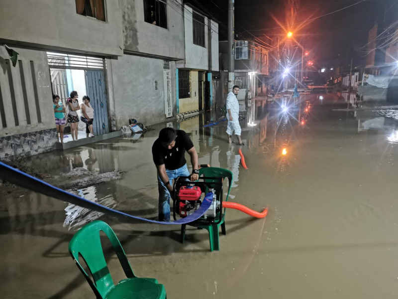 Universidad César Vallejo se pone al servicio de la comunidad y brinda apoyo a los afectados por las inundaciones