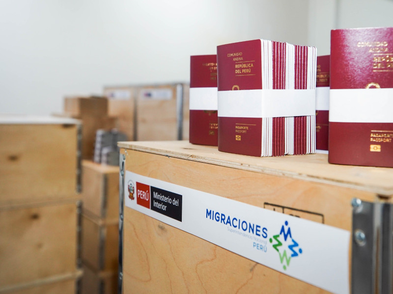 Migraciones eleva a 400 mil su stock de libretas de pasaporte y amplía atención a ciudadanos