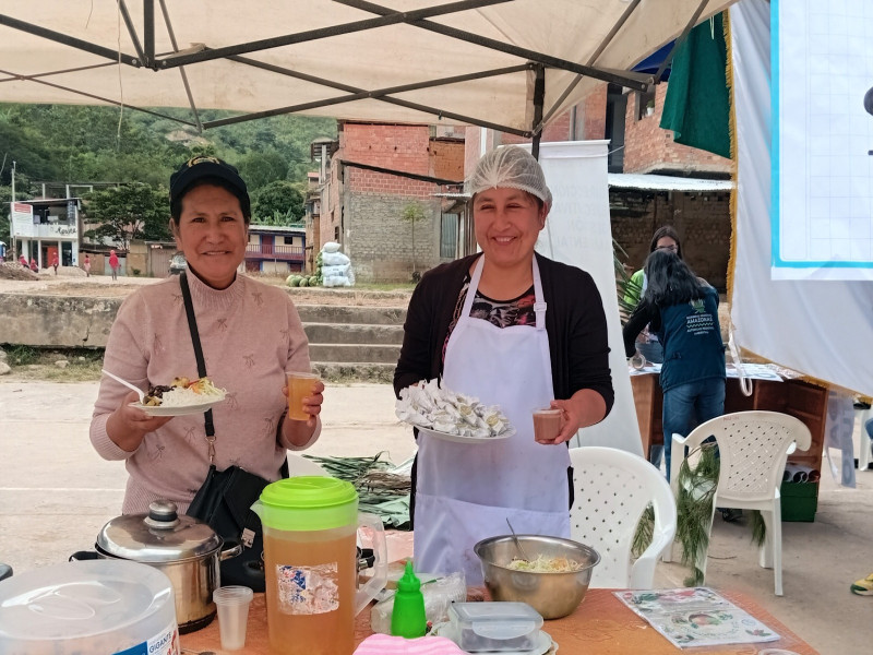 Madres emprendedoras de Juntos fortalecen sus habilidades financieras.