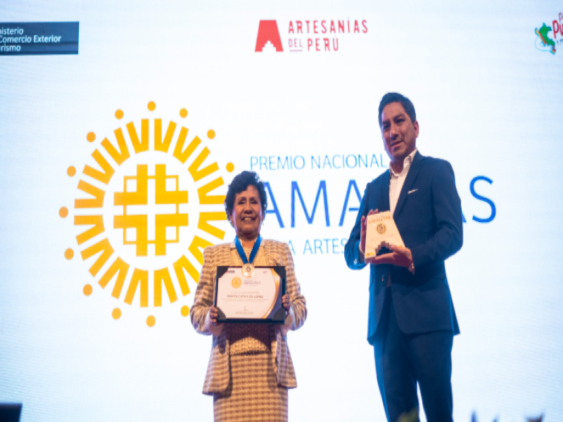 Maestra cusqueña Benita Cutipa recibe el premio nacional “Amautas de la Artesanía Peruana 2025”