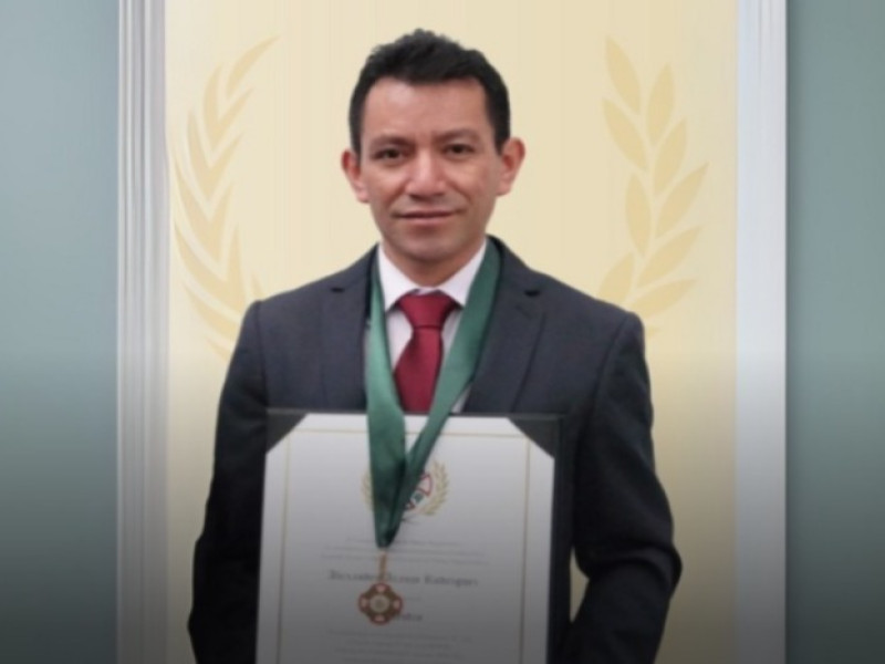 Profesor amazonense Alexander Araujo recibe reconocimiento nacional del Minedu.