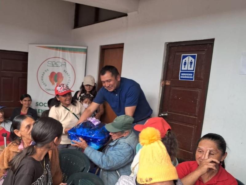 Sociedad de Beneficencia de Chachapoyas celebró la navidad con programa literario y entrega de canastas.