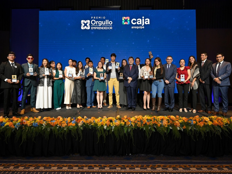 Ganadores del premio orgullo emprendedor inician formación ejecutiva con Centrum PUCP
